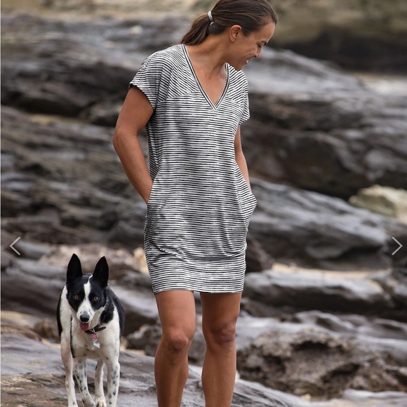 Title nine Dresses & Skirts - Title Nine Hiolani V Neck Dress - Painted Stripe